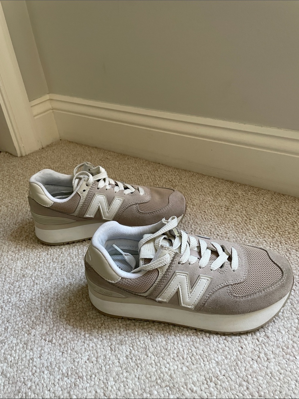 New Balance Women’s 574 Stacked Platform Driftwood WL574ZSM Sneakers LIKE NEW - Picture 4 of 9